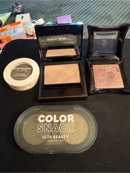 Burberry Other - Eyeshadow set